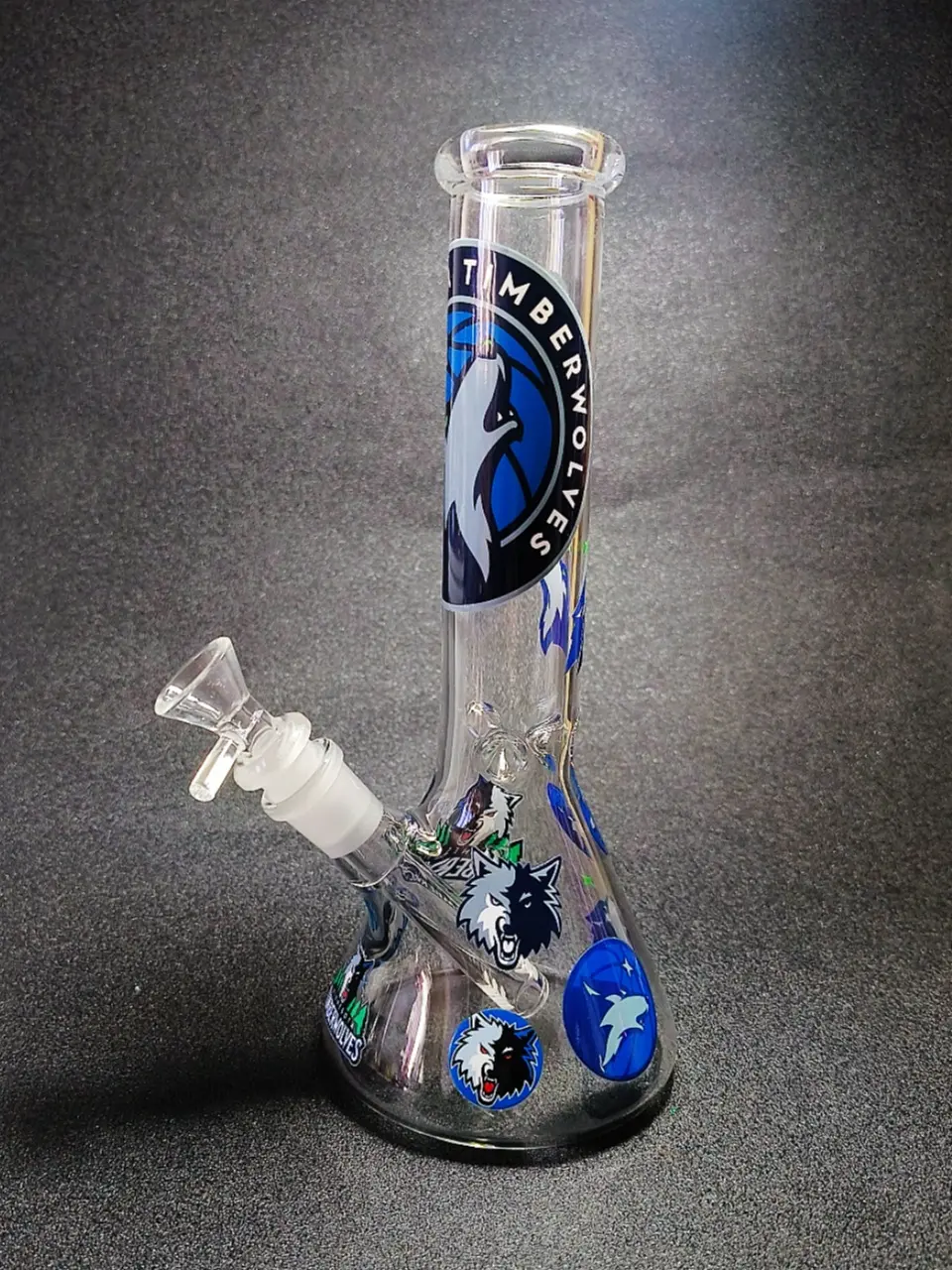 10-Inch Minnesota Timberwolves-Inspired Beaker Glass Bong - Image 4