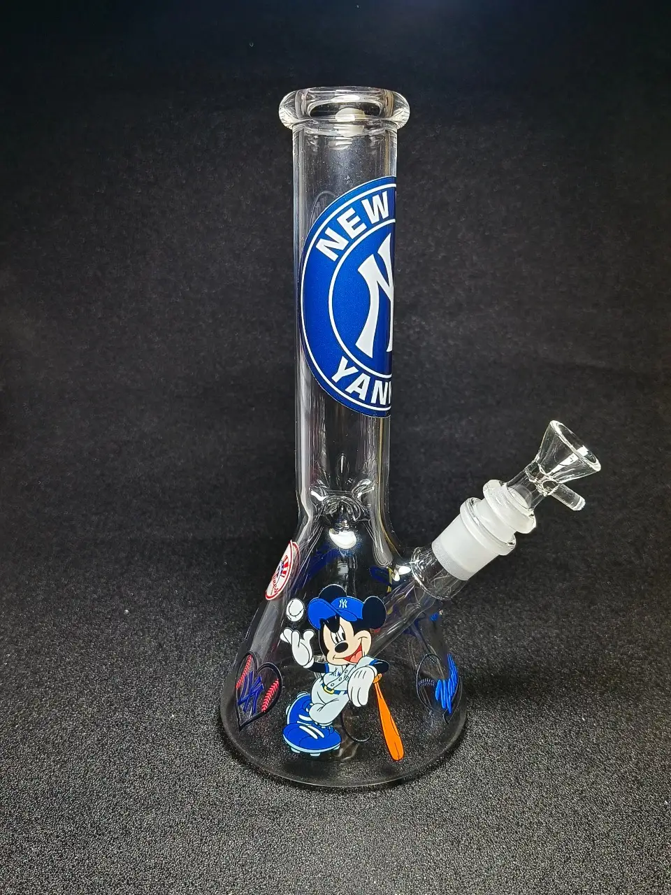 10-Inch New York Yankees Inspired Borosilicate Glass Beaker Bong - Image 2