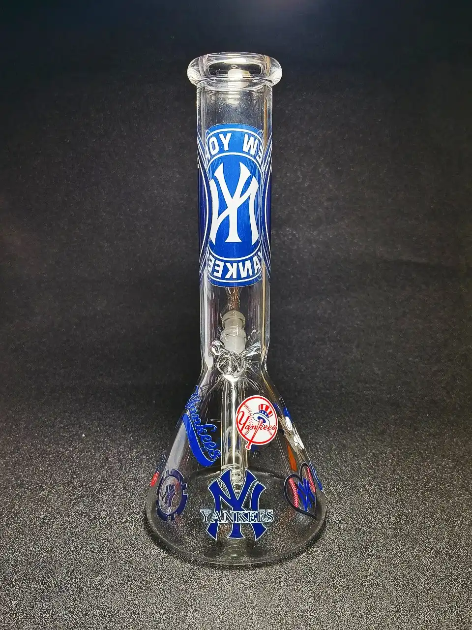 10-Inch New York Yankees Inspired Borosilicate Glass Beaker Bong - Image 3