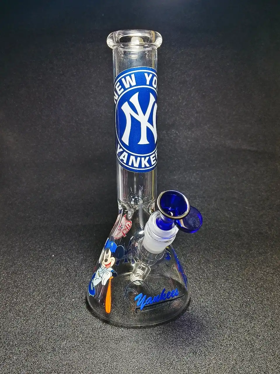 10-Inch New York Yankees Inspired Borosilicate Glass Beaker Bong - Image 5