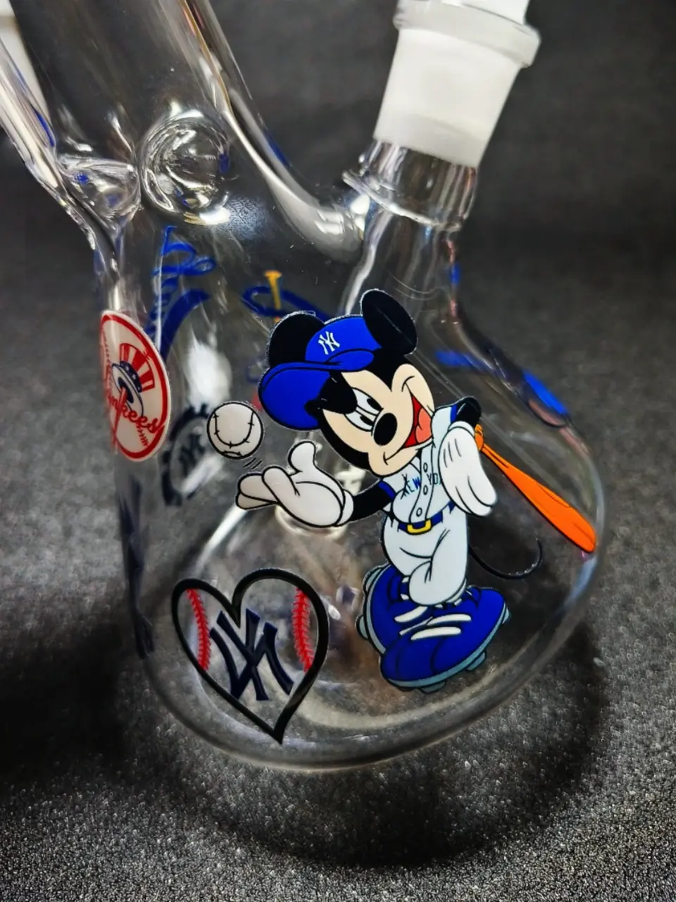 10-Inch New York Yankees Inspired Borosilicate Glass Beaker Bong - Image 7