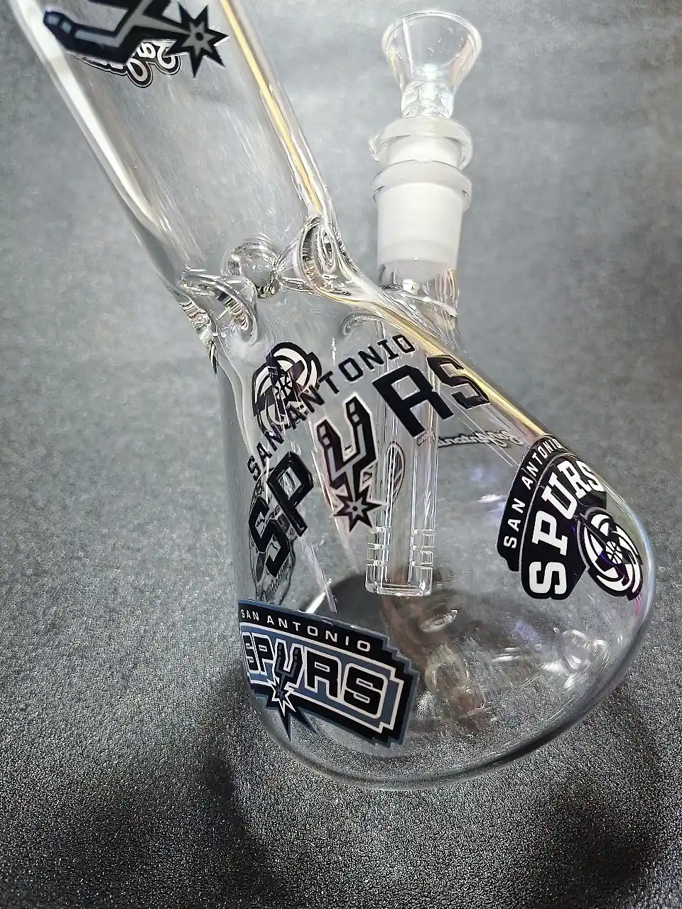 10-Inch San Antonio Spurs Inspired Beaker Glass Bong - Image 6