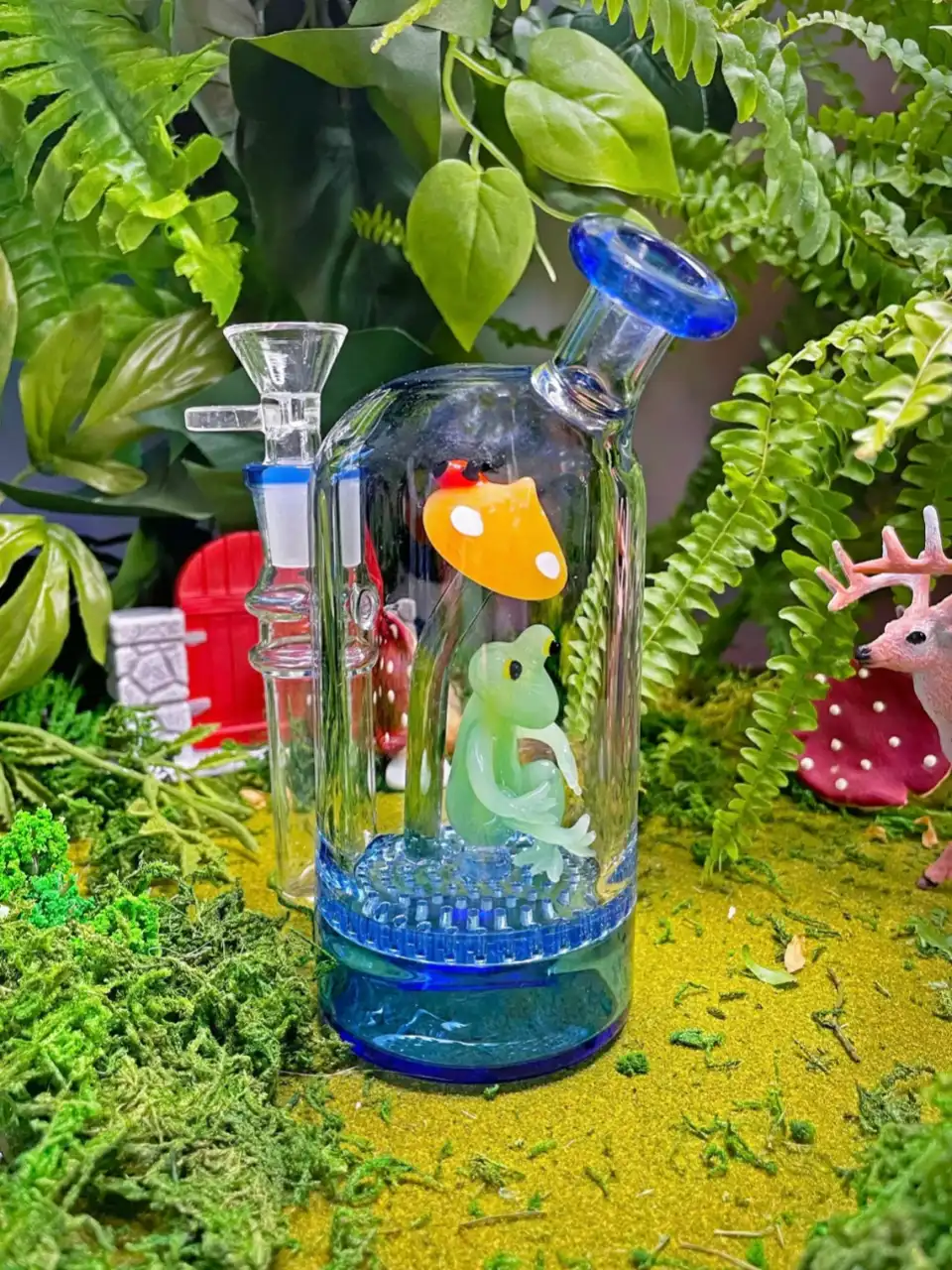 6 Inch Frog Mushroom Cloche Borosilicate Glass Bong - Image 3