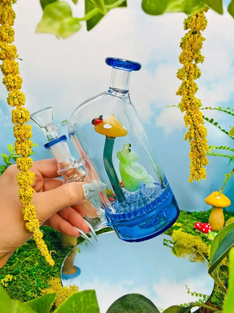 6 Inch Frog Mushroom Cloche Borosilicate Glass Bong - Image 2