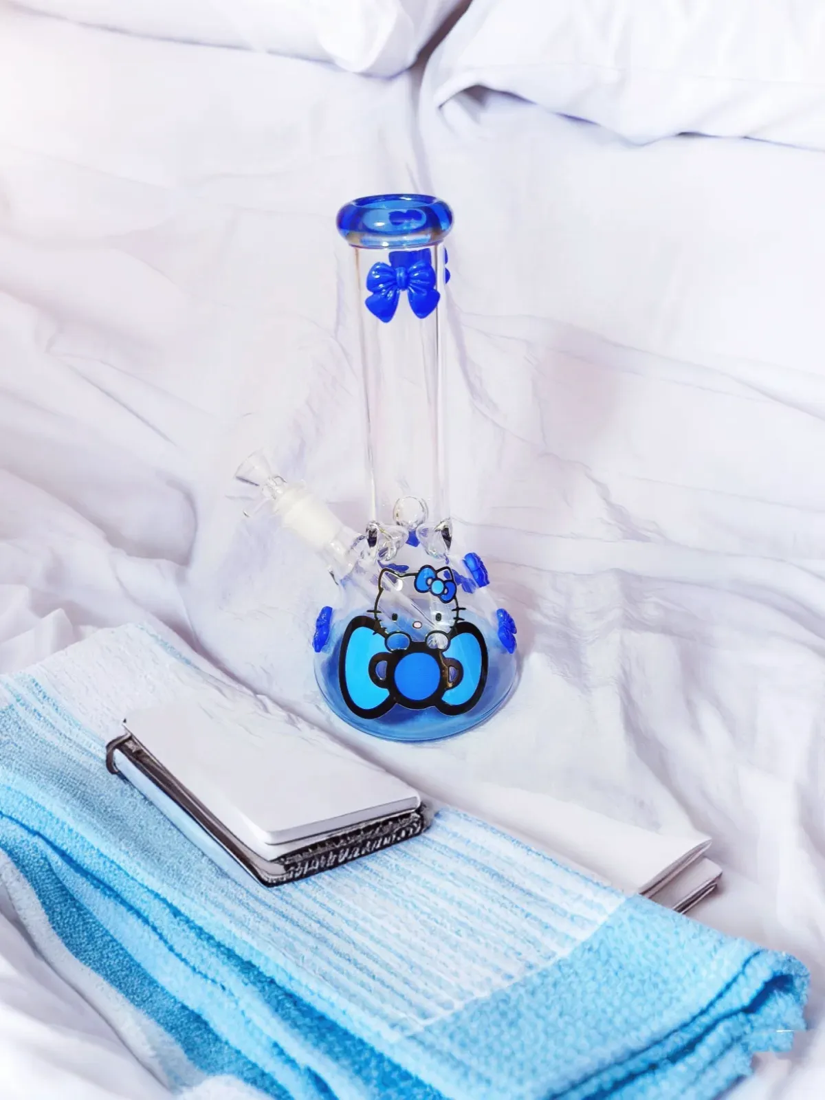 9.5 Inch Blue Hello Kitty Borosilicate Glass Beaker Bong with 3D Bow Accents - Image 5