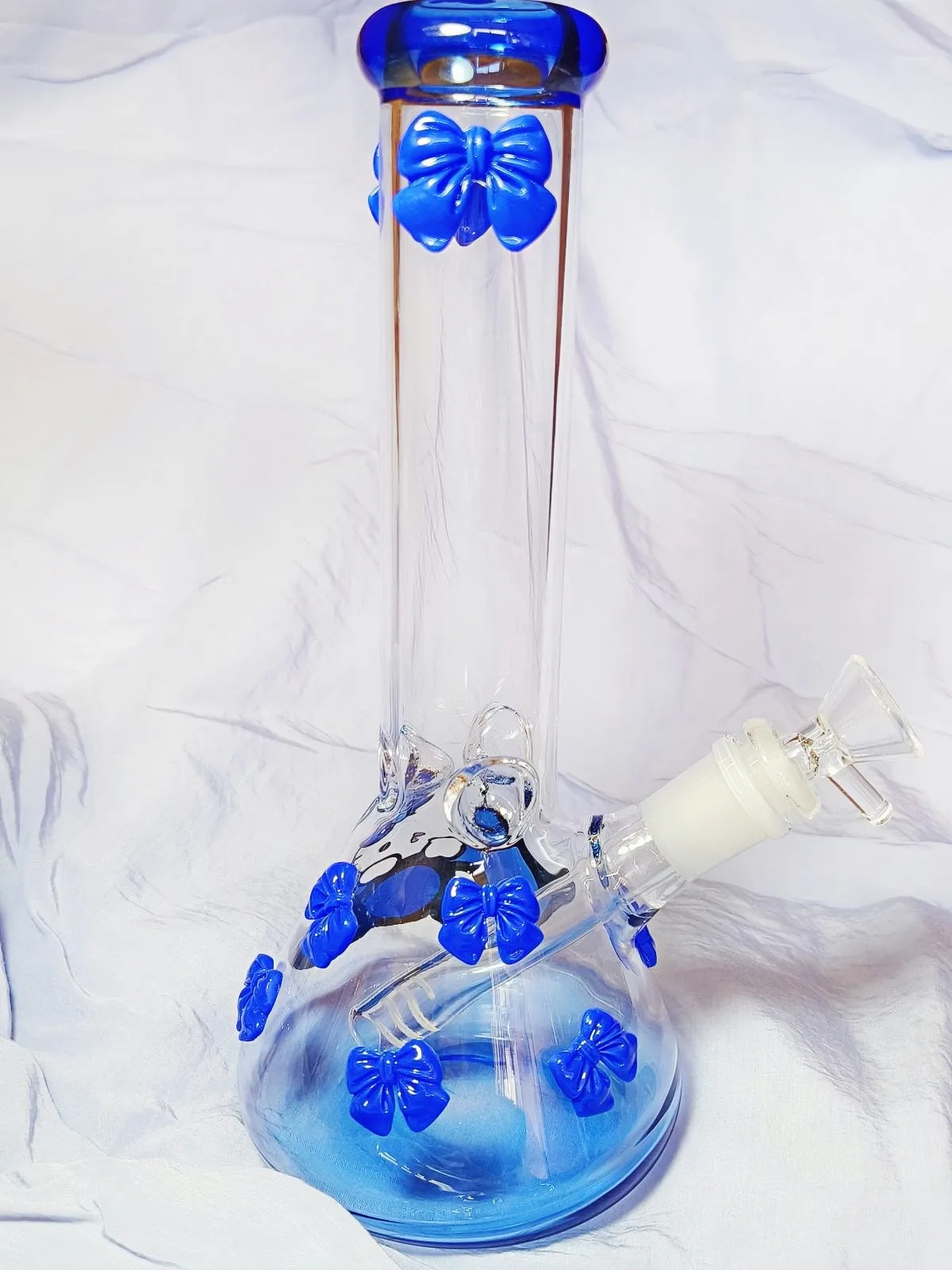 9.5 Inch Blue Hello Kitty Borosilicate Glass Beaker Bong with 3D Bow Accents - Image 4
