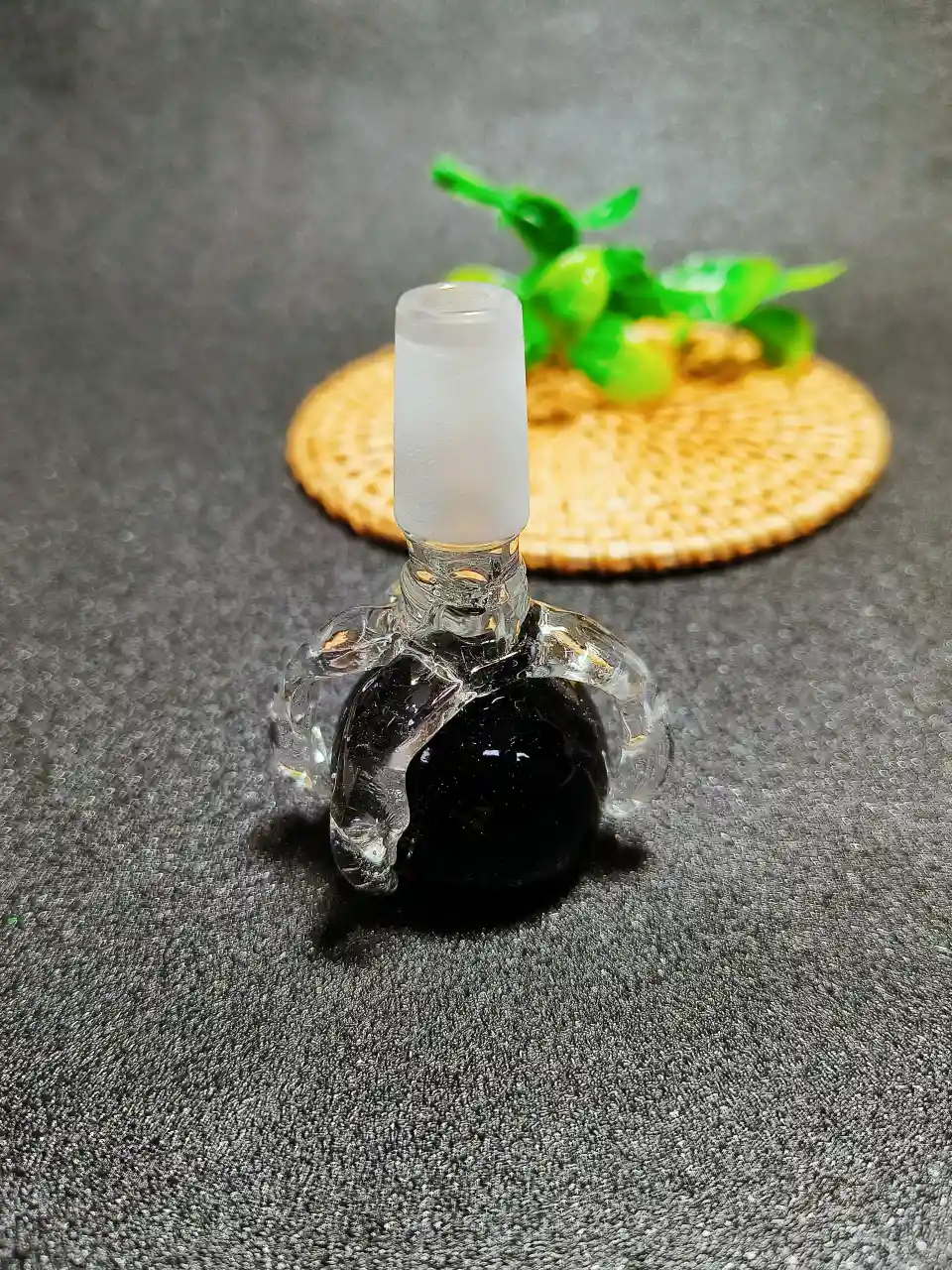 14mm Male Dragon Claw Black Borosilicate Glass Bowl - Image 2