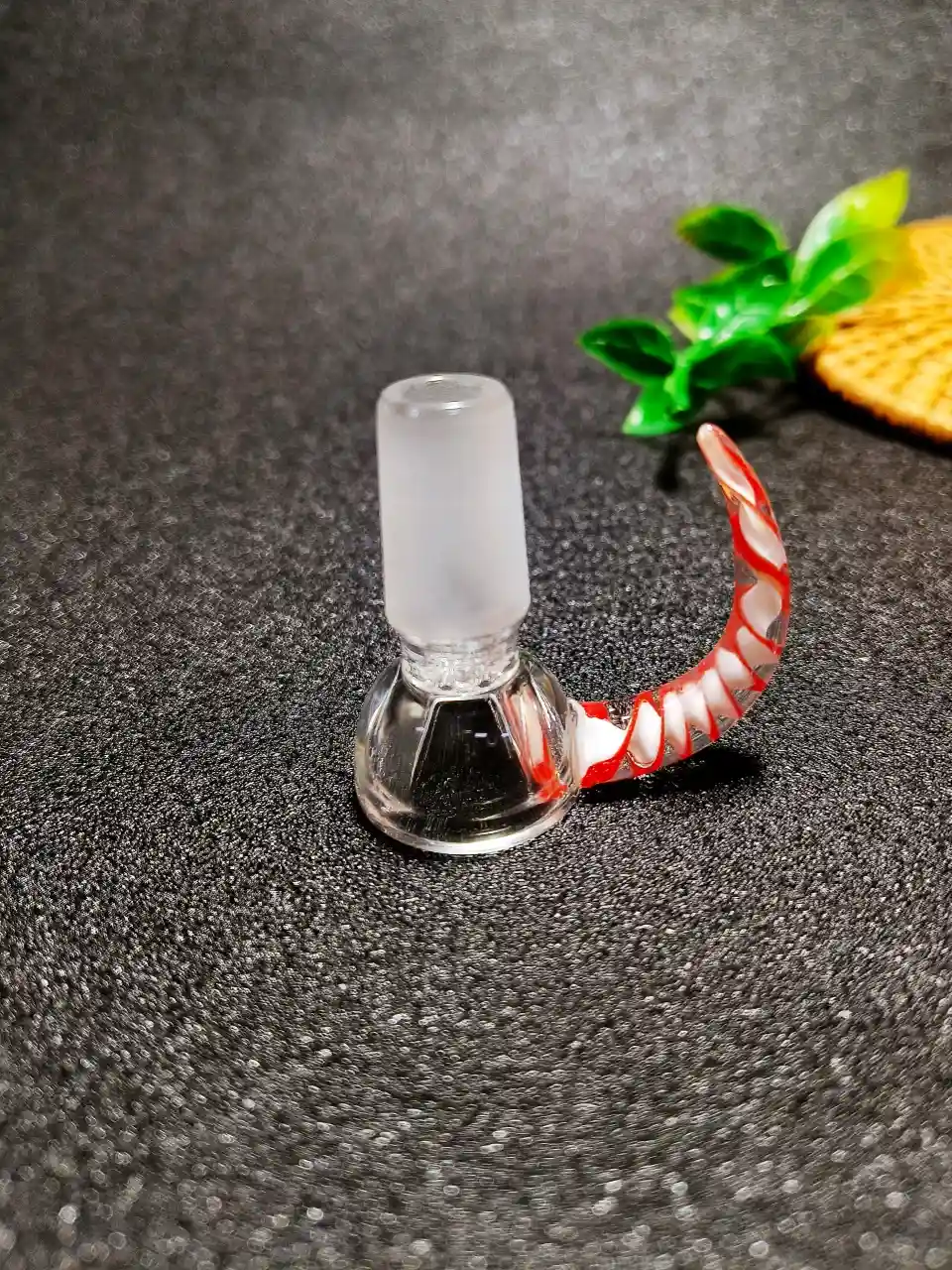 14mm Male Red Spiral Horn Handle Borosilicate Glass Bong Bowl