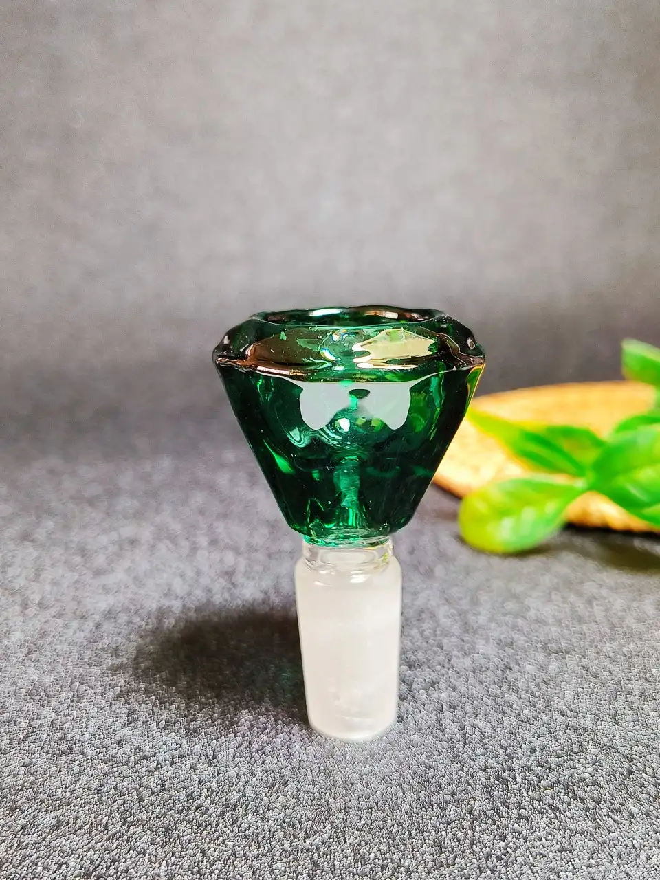14mm Male Diamond-Cut Borosilicate Glass Bong Bowl - Image 12