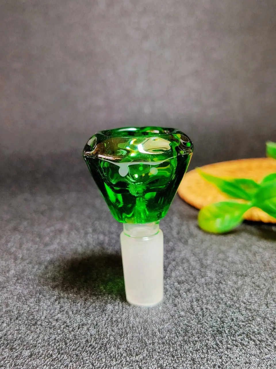 14mm Male Diamond-Cut Borosilicate Glass Bong Bowl - Image 11