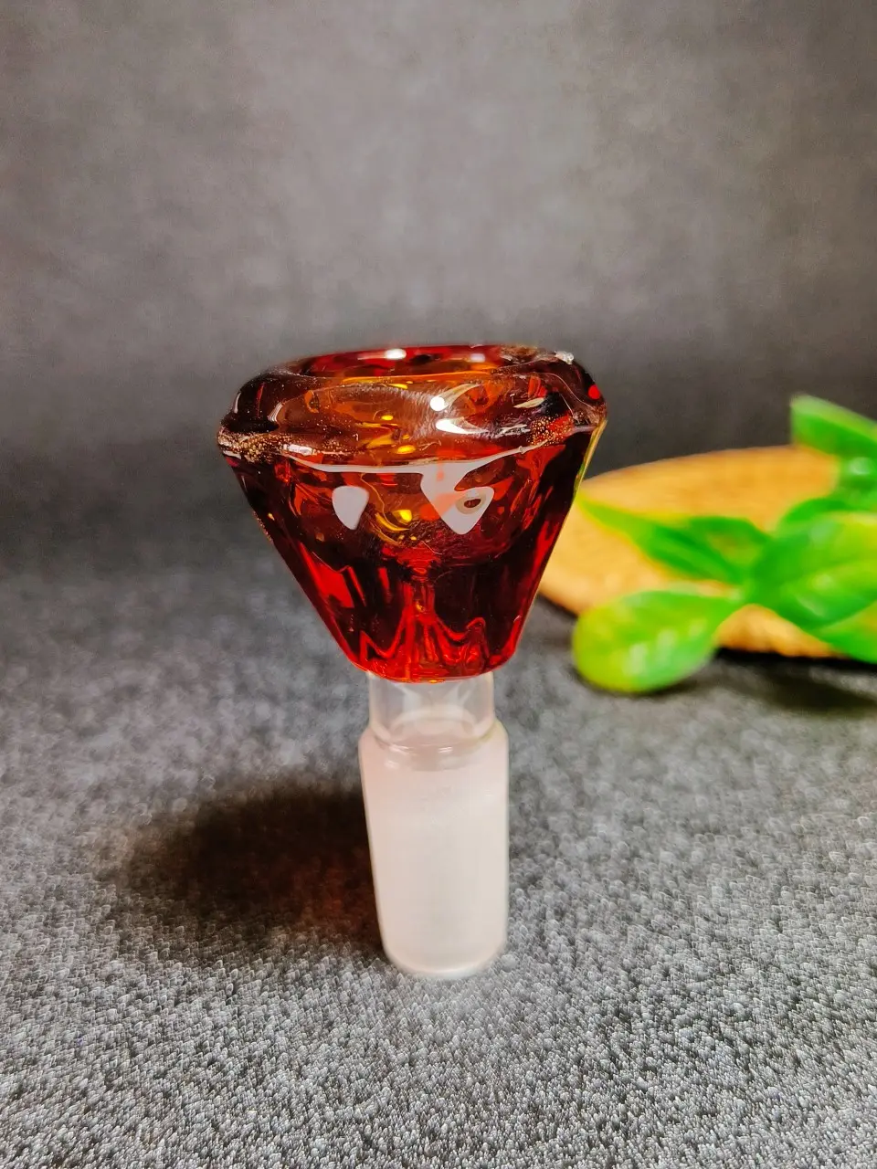 14mm Male Diamond-Cut Borosilicate Glass Bong Bowl - Image 10