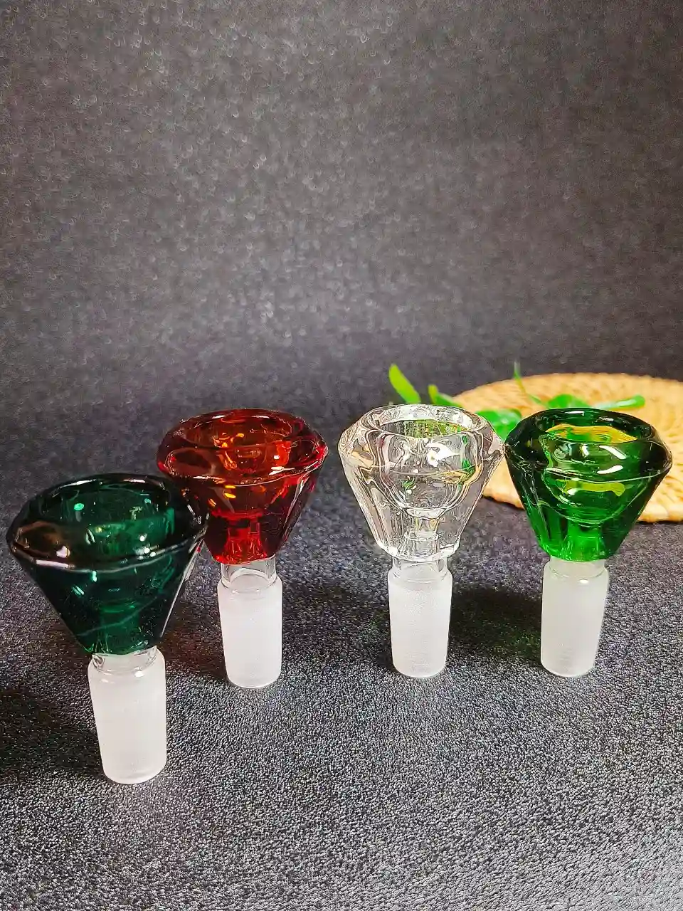 14mm Male Diamond-Cut Borosilicate Glass Bong Bowl