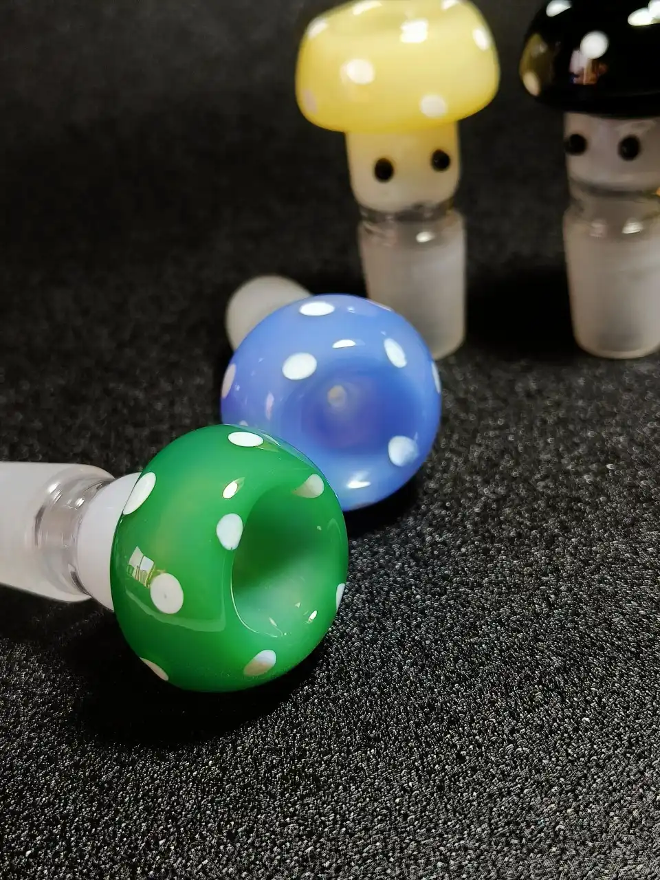 18mm Male Polka Dot Mushroom Borosilicate Glass Bong Bowl - Image 3