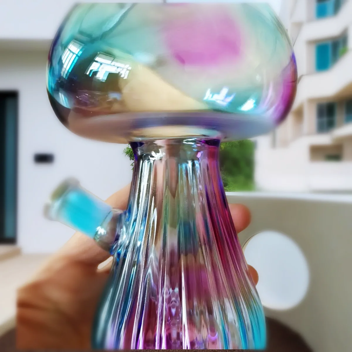 6 Inch Iridescent Mushroom-Shaped Borosilicate Glass Bong - Image 4