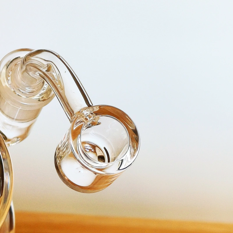 7.5 Inch Clear Borosilicate Glass Mini Dab Rig with Quartz Banger - Image 4