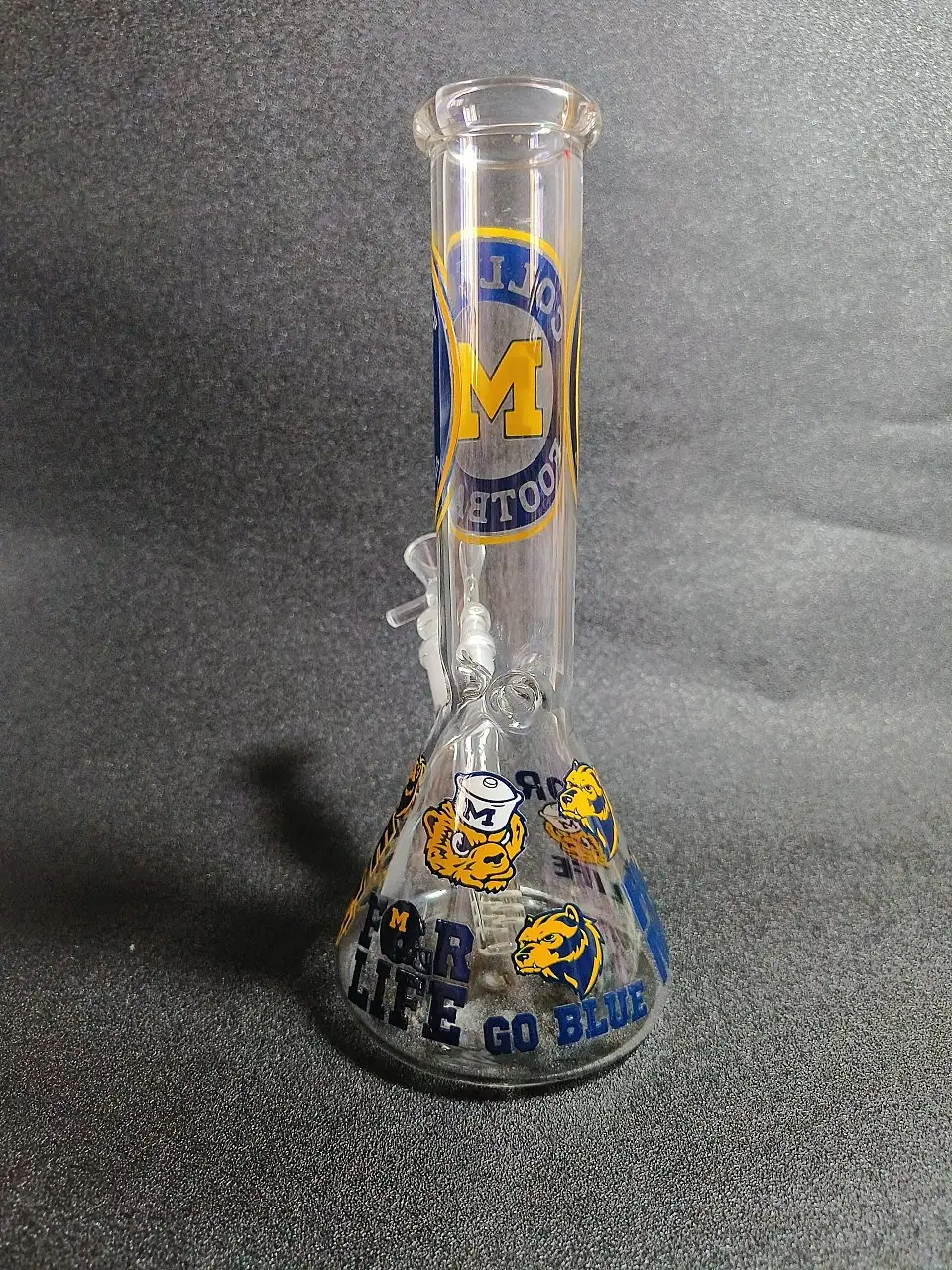 10-Inch Michigan Wolverines-Inspired Beaker Glass Bong - Image 3