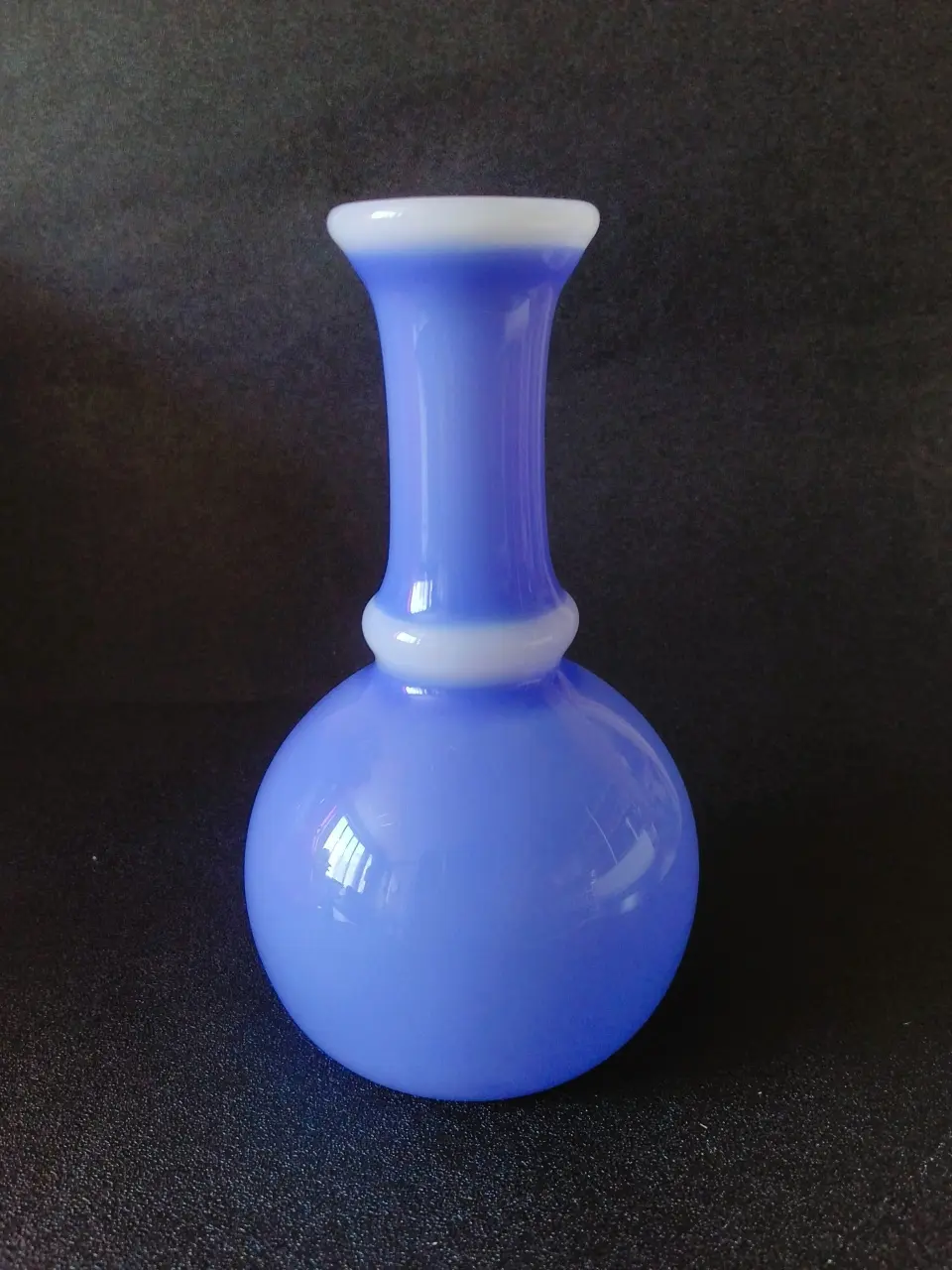 8-Inch Opaline Milky Blue Vase-Style Glass Bong - Image 3