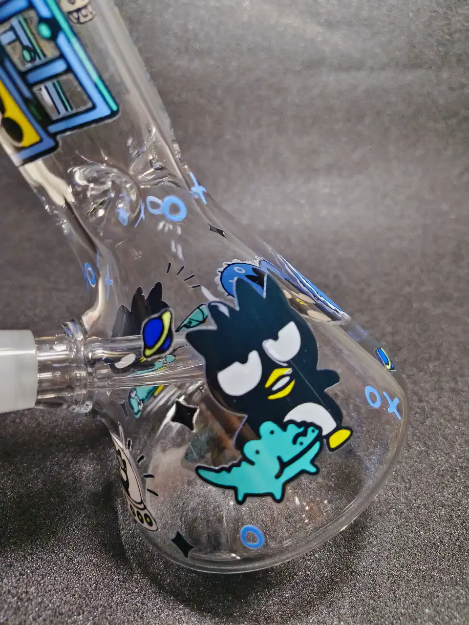 Badtz-Maru Cosmic Adventure 8 Inch Beaker Glass Bong - Image 6