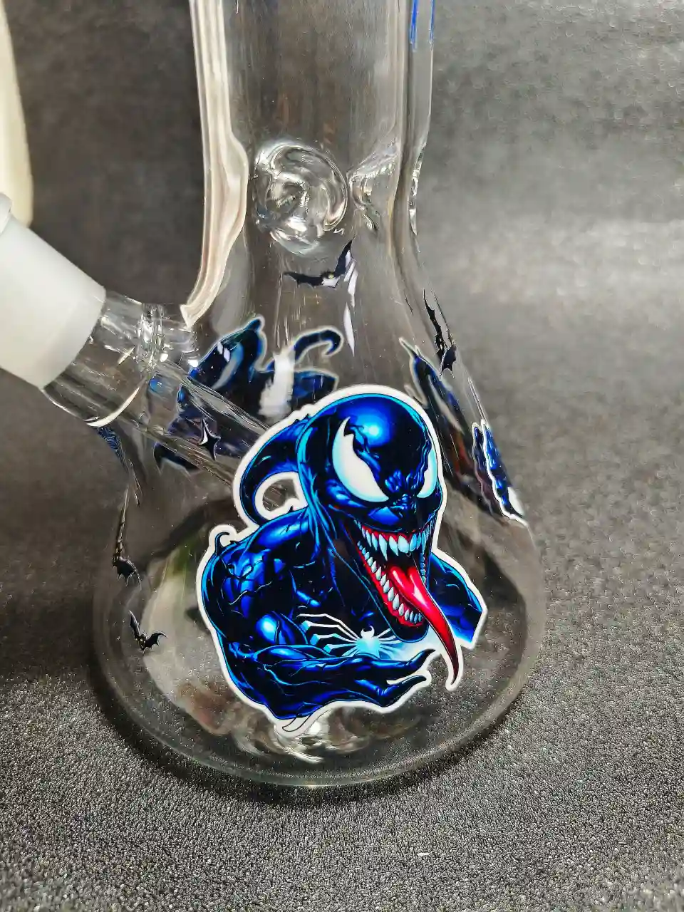 10-Inch Venom Face Beaker Glass Bong with Ice Pinches - Image 6