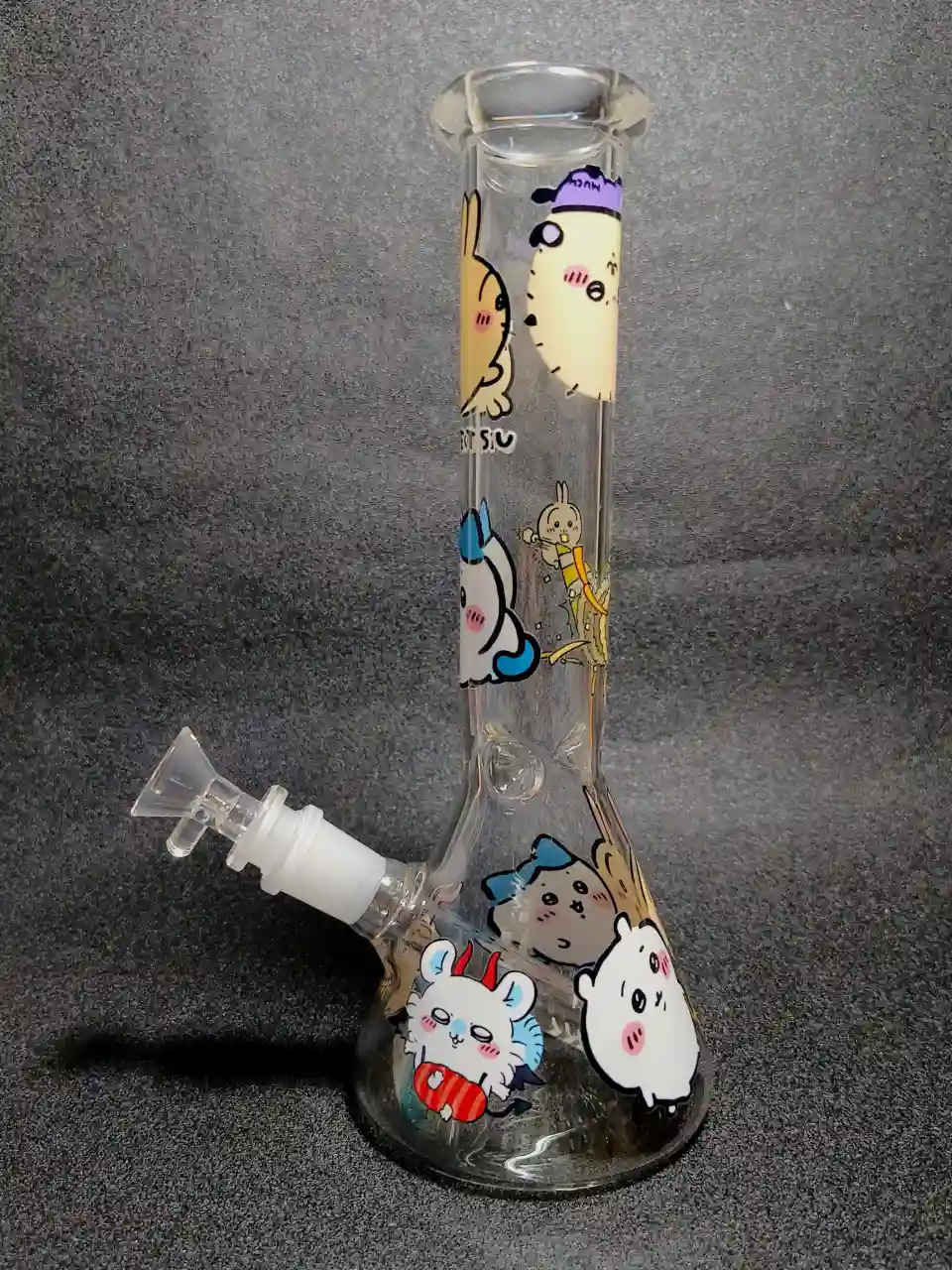 Chiikawa Hachiware Usagi 10 Inch Beaker Glass Bong - Image 4