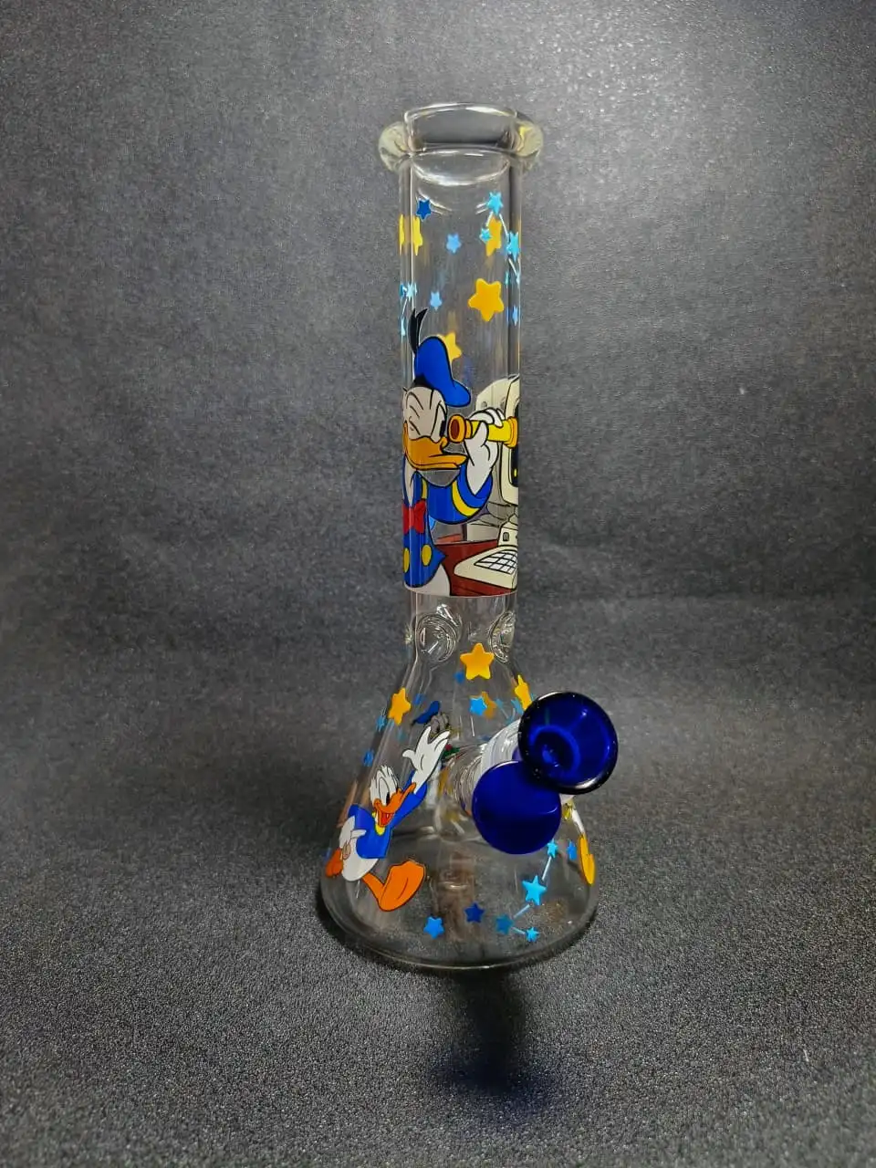 10 Inch Donald Duck Sailor Adventure Star Beaker Glass Bong