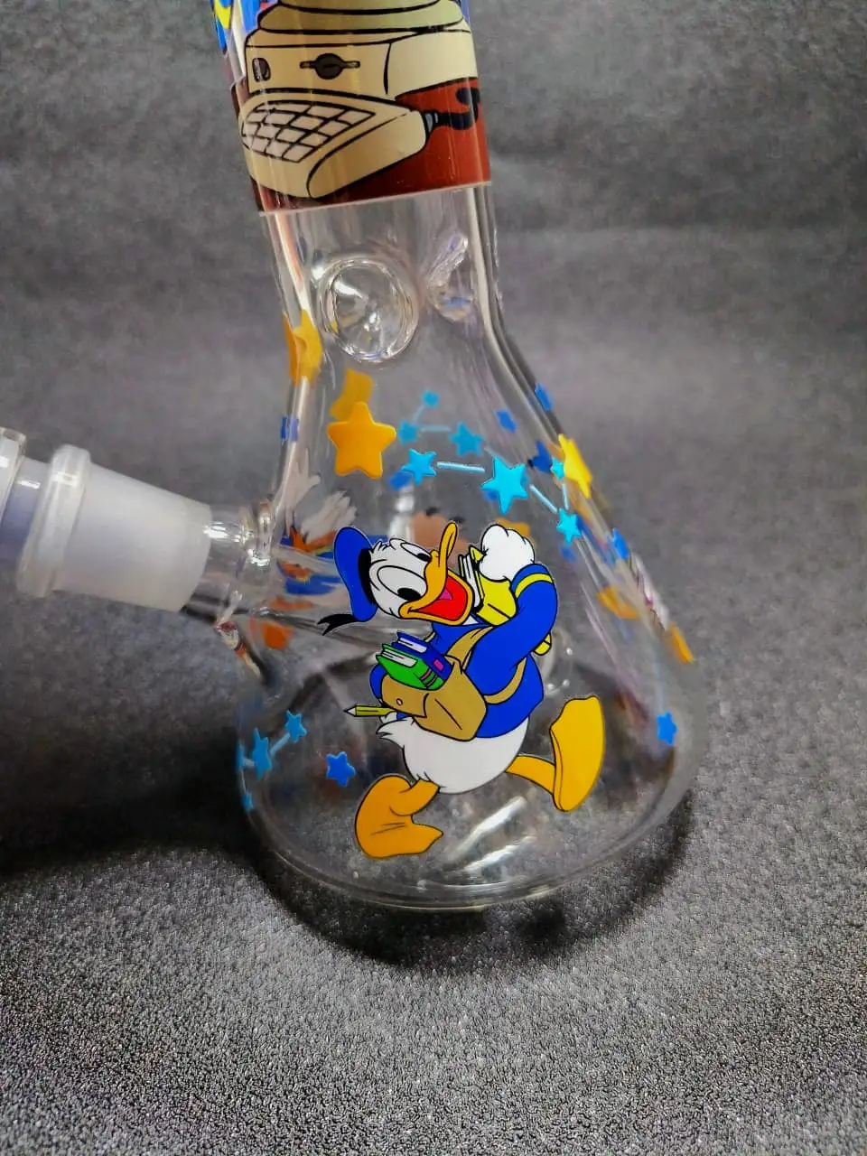 10 Inch Donald Duck Sailor Adventure Star Beaker Glass Bong - Image 5