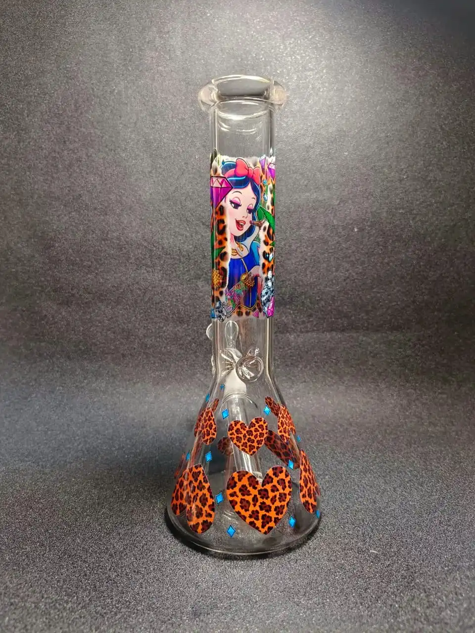 10-Inch Snow White Leopard Heart Beaker Glass Bong - Image 3