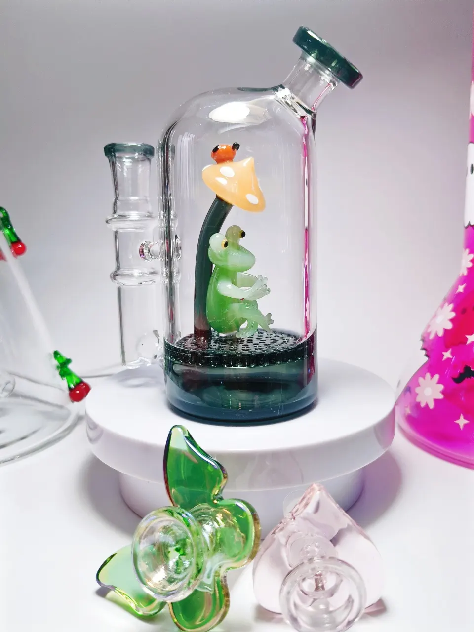 6 Inch Frog Mushroom Cloche Borosilicate Glass Bong - Image 4