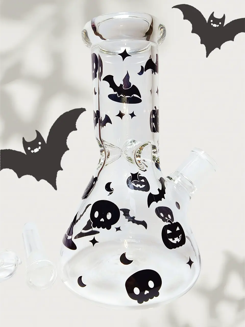 8 Inch 5mm Halloween Beaker Bong with Black Bats, Skulls and Pumpkins - Image 4