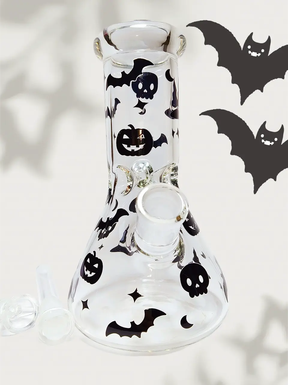 8 Inch 5mm Halloween Beaker Bong with Black Bats, Skulls and Pumpkins - Image 5
