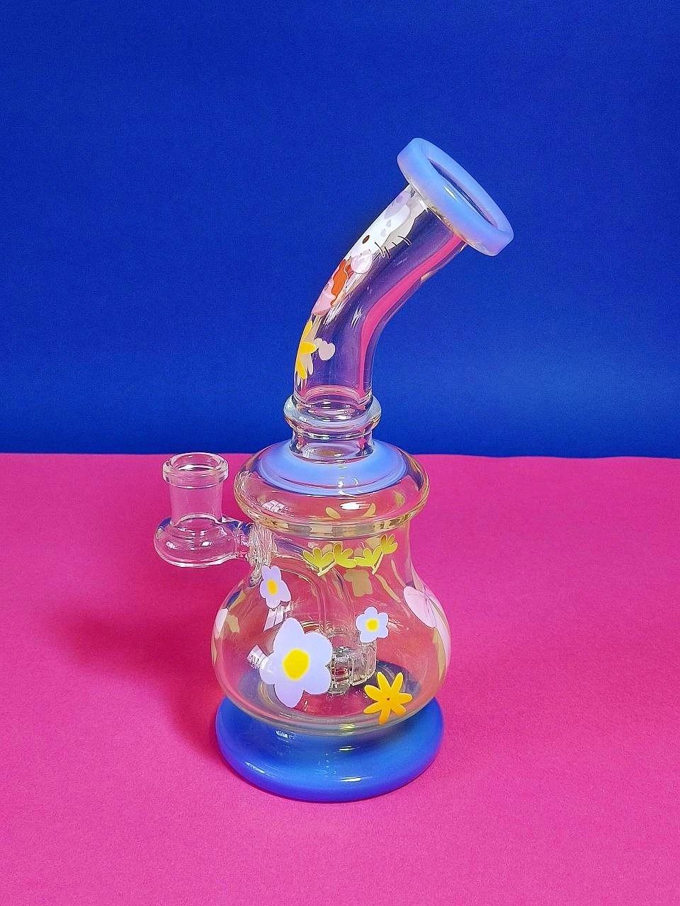 8.5-Inch Hello Kitty Floral Bent Neck Glass Mini Bong - Image 3