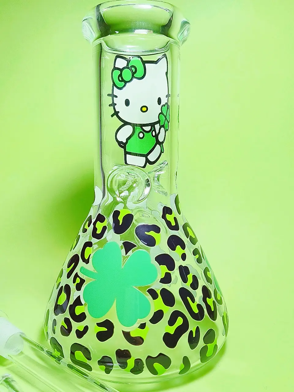 8 Inch 5mm Lucky Kitty Four-Leaf Clover Glass Beaker Bong - Image 4