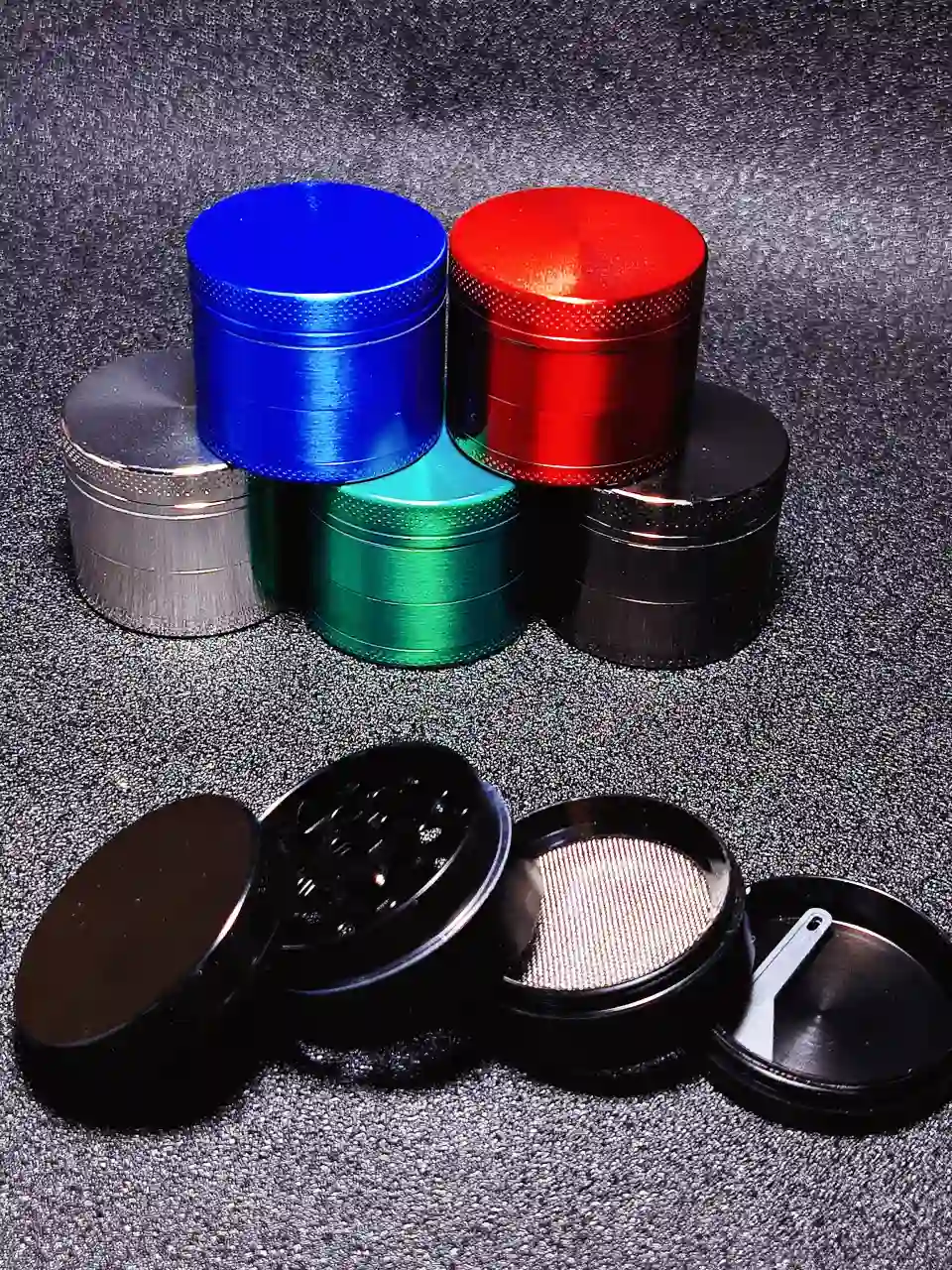 Mini Metal Herb Grinder, 4cm with Mesh Screen - 6 Colors - Image 4