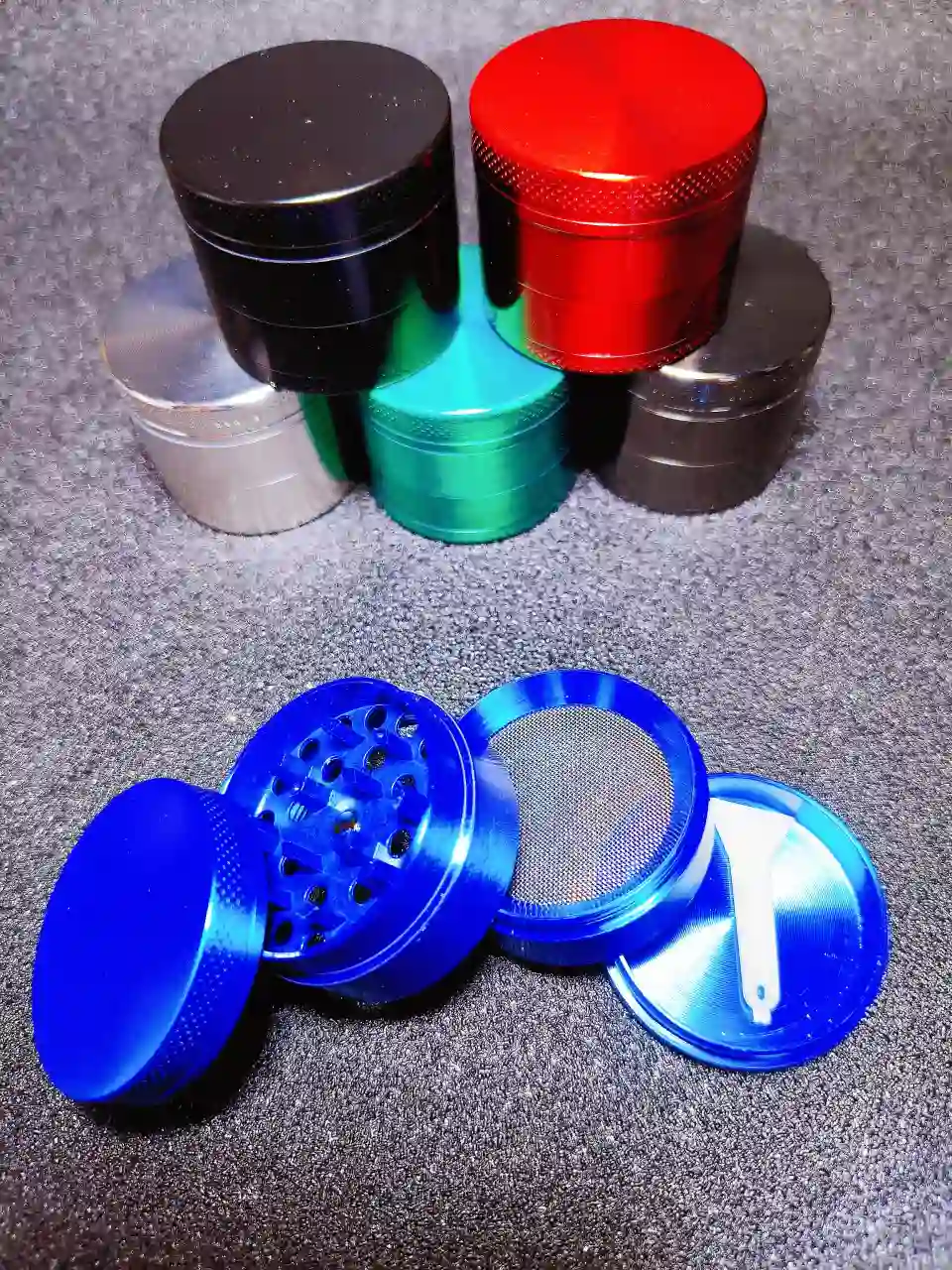 Mini Metal Herb Grinder, 4cm with Mesh Screen - 6 Colors - Image 7