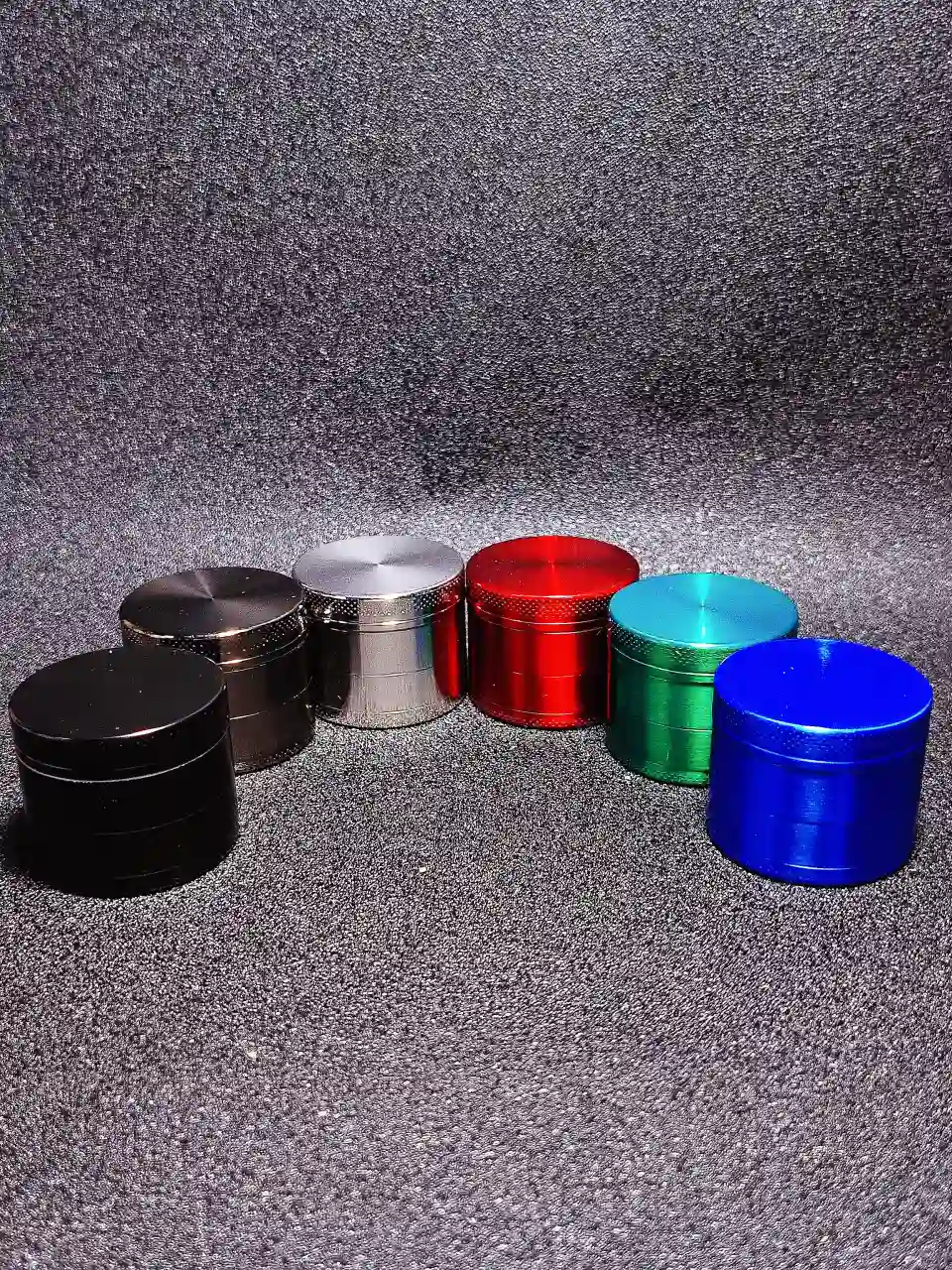 Mini Metal Herb Grinder, 4cm with Mesh Screen - 6 Colors
