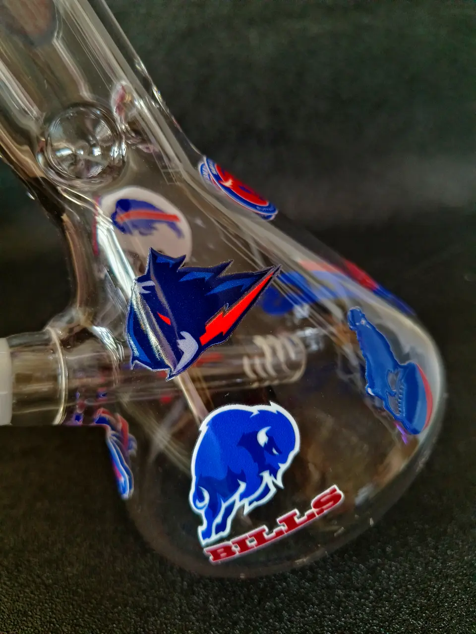 10 Inch Buffalo Bills NFL-Inspired Beaker Glass Bong - Image 9