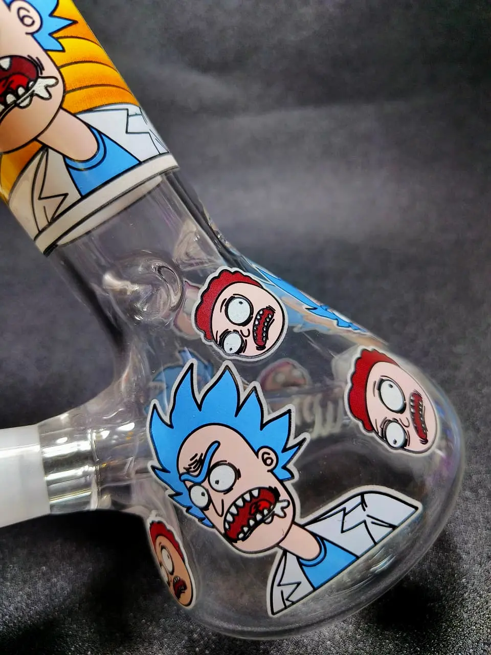 Rick and Morty 8-Inch Glow Portal Beaker Glass Bong - Image 6