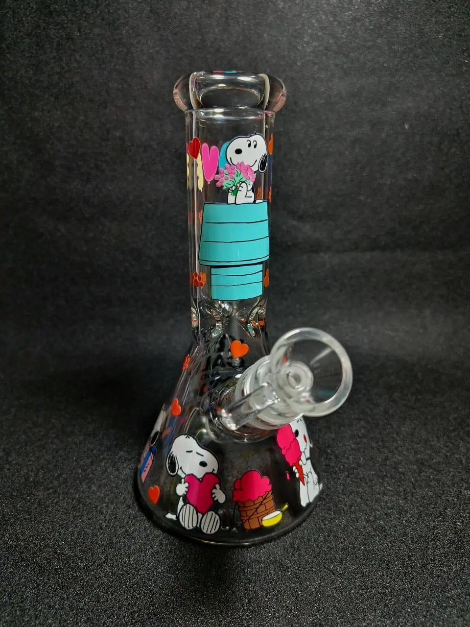 8-Inch Snoopy Hearts & Flowers Beaker Glass Bong