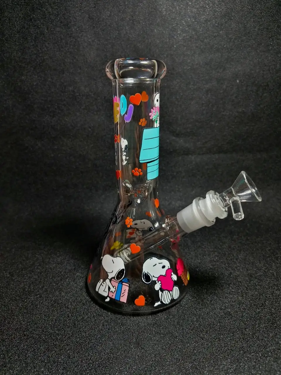 8-Inch Snoopy Hearts & Flowers Beaker Glass Bong - Image 2