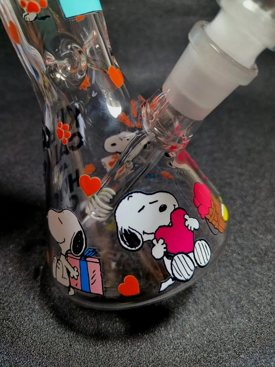 8-Inch Snoopy Hearts & Flowers Beaker Glass Bong - Image 5