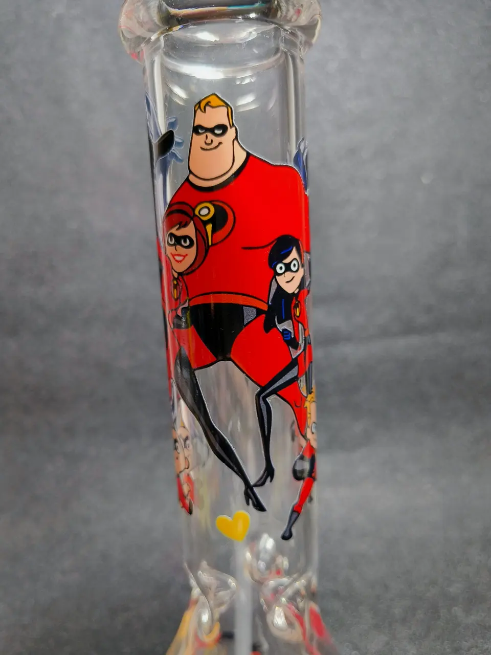 The Incredibles Family Red Suit 10 Inch Beaker Glass Bong - Image 5
