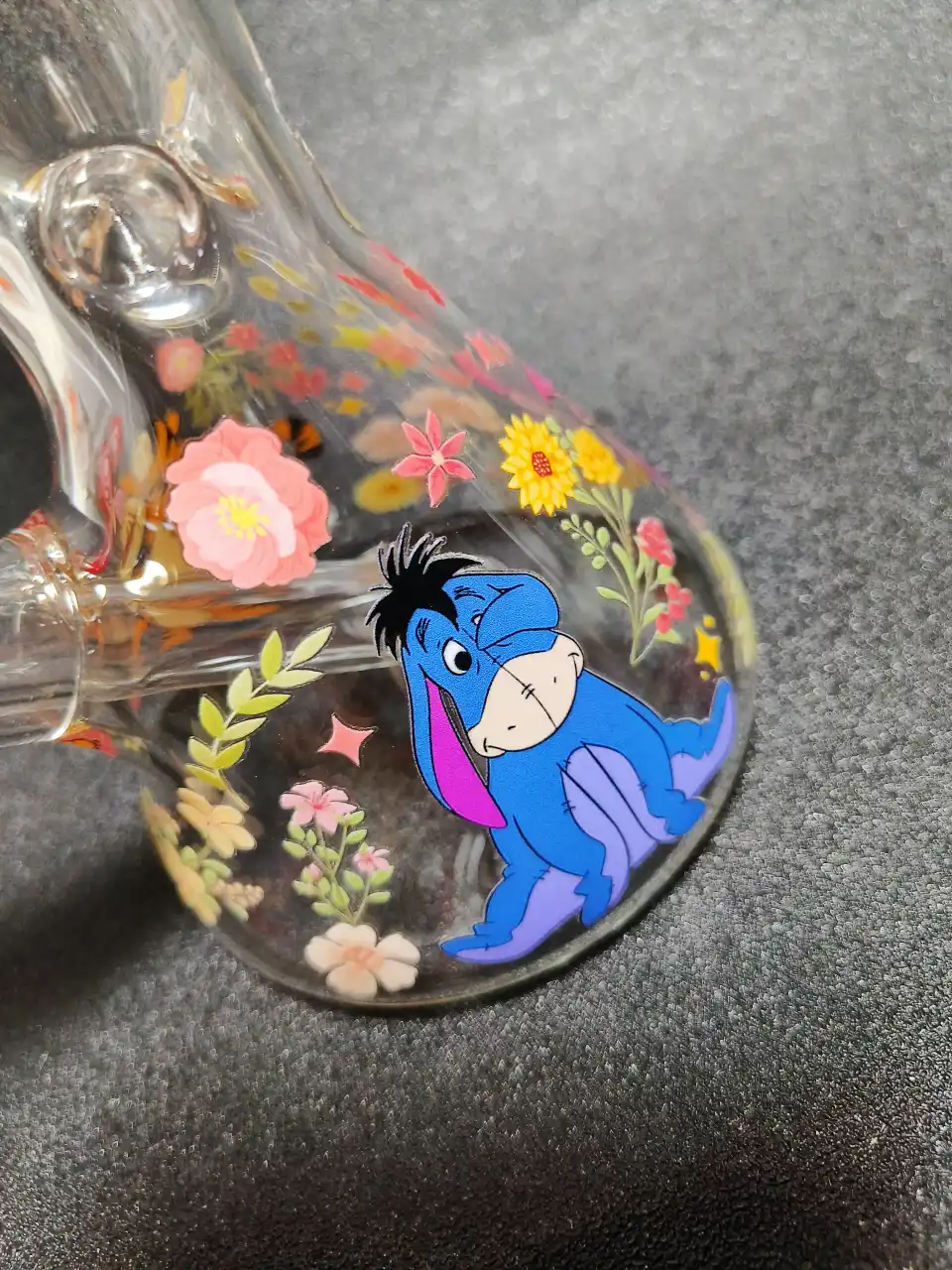 Winnie the Pooh & Tigger Flower Garden 10-Inch Beaker Glass Bong - Image 5