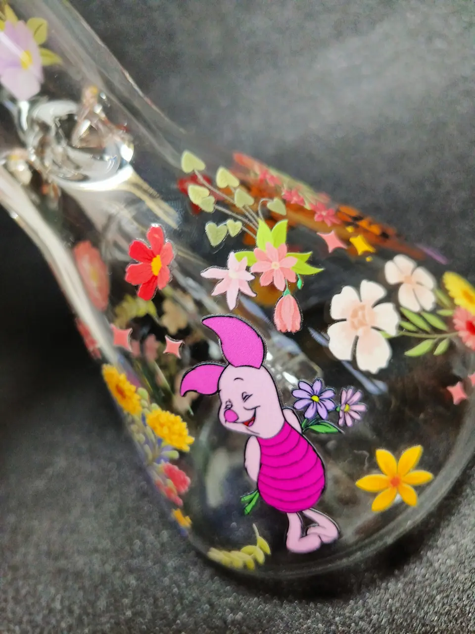 Winnie the Pooh & Tigger Flower Garden 10-Inch Beaker Glass Bong - Image 6
