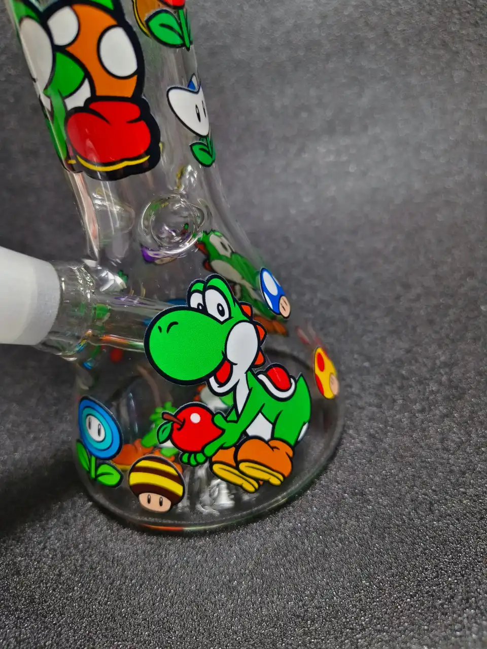 Yoshi Super Mario Adventure 8 Inch Beaker Glass Bong - Image 5