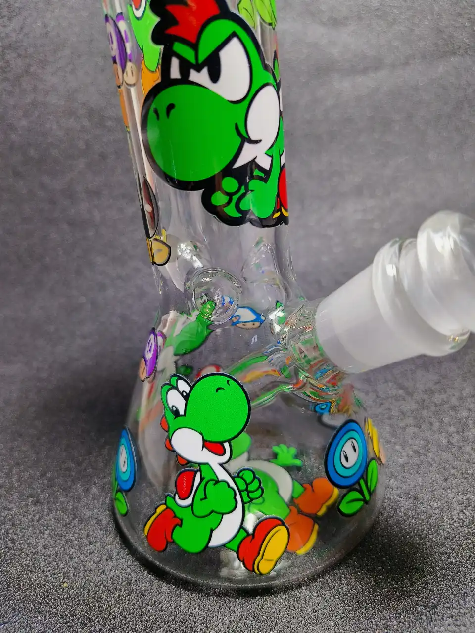 Yoshi Super Mario Adventure 8 Inch Beaker Glass Bong - Image 6
